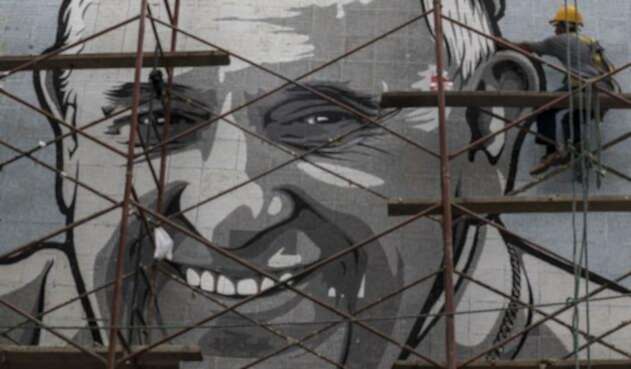 PapaFranciscoMedellinMuralAFP2.jpg