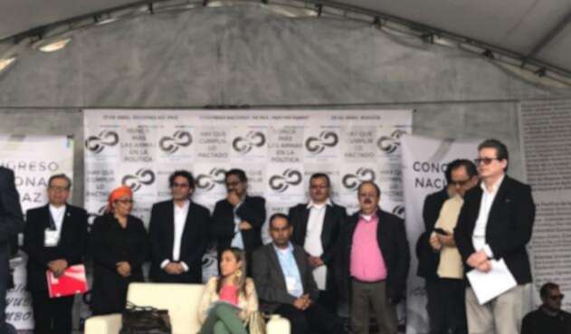 Paz-LA-FM.jpg