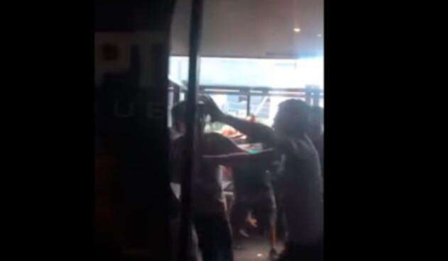 Pelea-en-pub-de-Australia.jpg