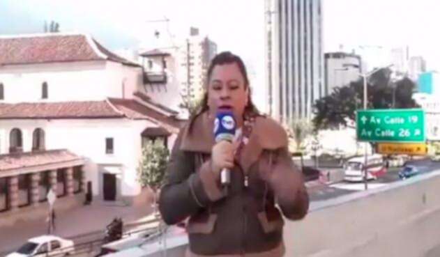 Periodista-papa-movil.jpg