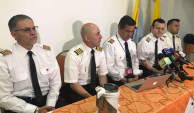 Pilotos-de-Avianca-LA-FM.jpg