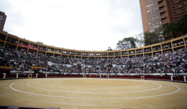 Plaza-de-toros-Colprensa-Juan-Páez.jpg
