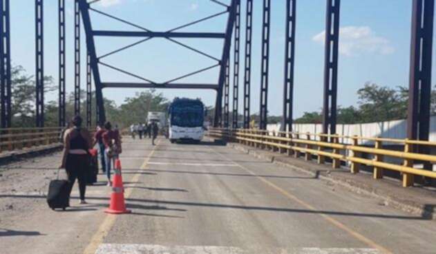 Puente-@MinTransporteCo-LA-FM1.jpg
