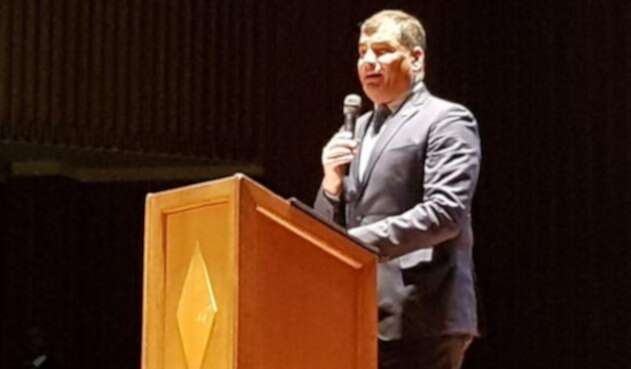 Rafael-Correa-LA-FM1.jpg