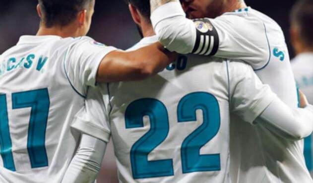 RealMadridJugadoresFotoOficial.jpg