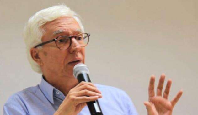 Robledo-LA-FM-@JERobledo.jpg