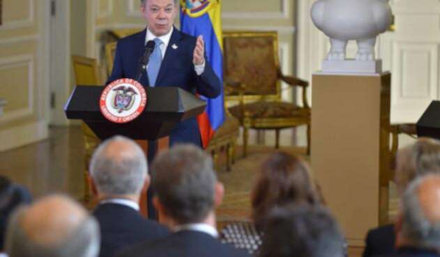 SANTOSCASANAR1OFICIAL1.jpg