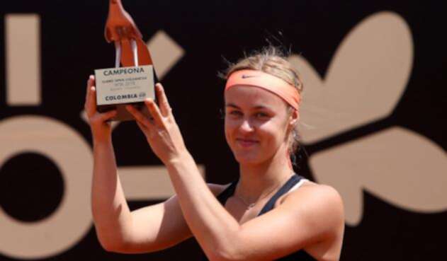 SCHMIEDLOVA-CAMPEONA-1-1.jpg
