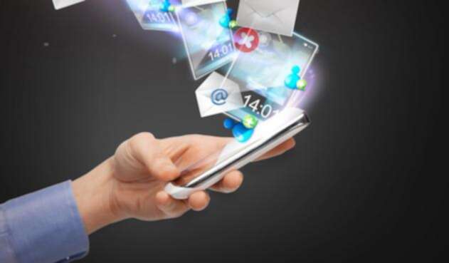 SMARTPHONEINGIMAGE1.jpg