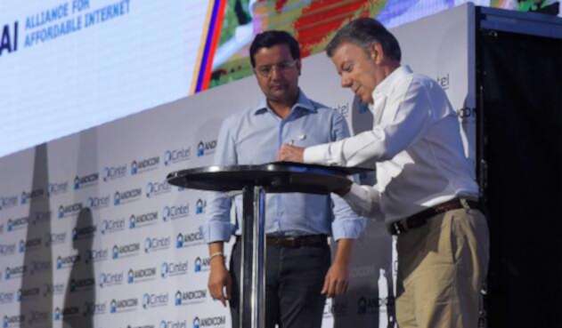 Santos-LA-FM-Presidencia-18.jpg