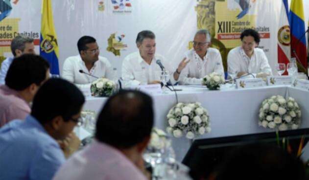 Santos-LA-FM-Presidencia-9.jpg