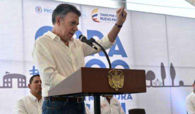 Santos-LA-FM-Presidencia3.jpg