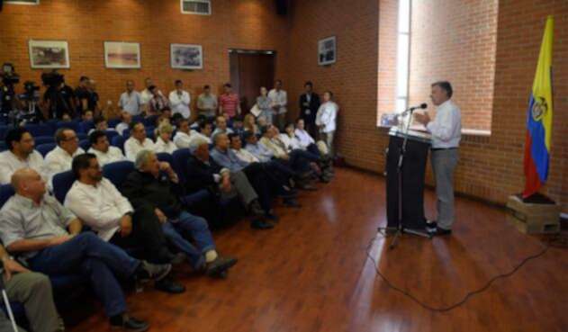 Santos-LA-FM-Presidencia.jpg