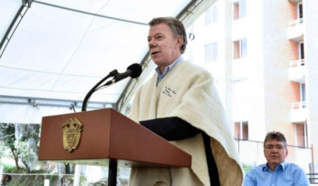 Santos-LA-FM.jpg