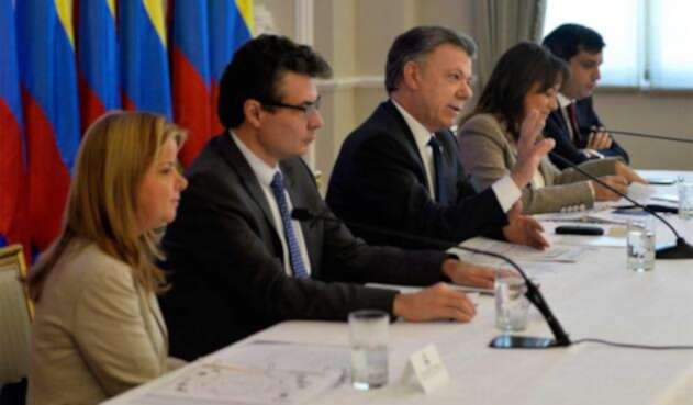 Santos-LAFM-Presidencia-1.jpg