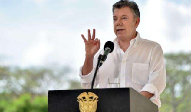 Santos-Presidencia-LA-FM5.jpg