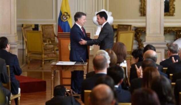 Santos-Rivera-Presidencia-LA-FM.jpg