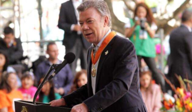 Santos-Presidencia-LA-FM-1.jpg