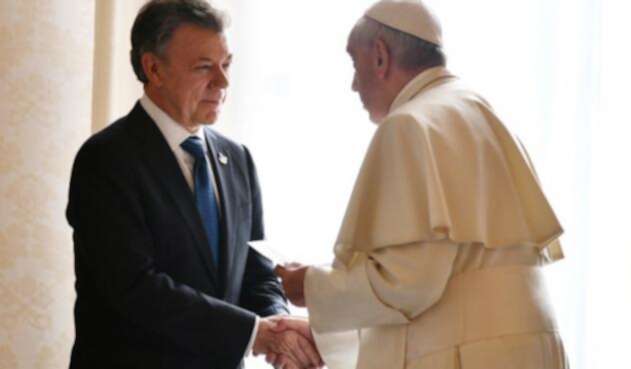 Santos-y-Papa-LAFM-AFP.jpg