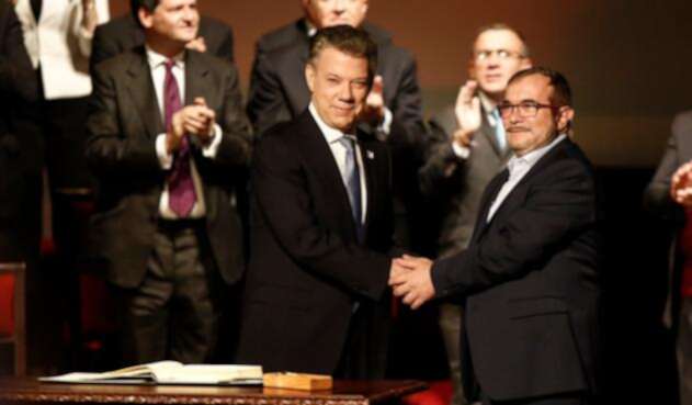Santos-y-timo-Colprensa-Juan-Páez-1.jpg