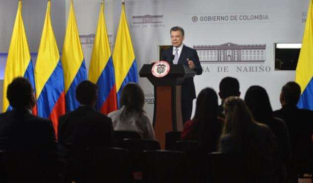 SantosRuedadePrensaFOTOOFICIAL.jpg