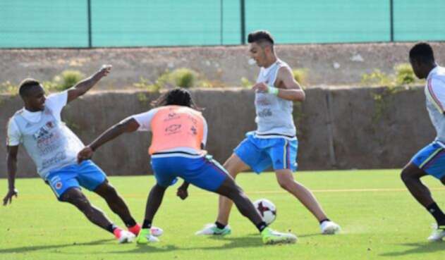 SeleccionColombiaEntrenandoFOTOTwitterFCF.jpg
