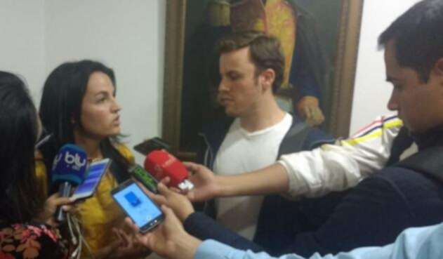 Sofia-Gaviria-LA-FM-@SOFIAGAVIRIAC.jpg
