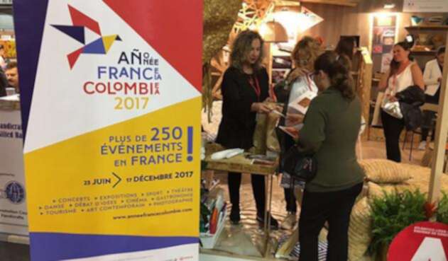Stand-del-Atlántico-en-la-Feria-en-París-LA-FM.jpg