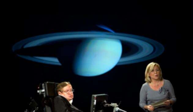 Stephen-Hawking-y-su-hija-Lucy.jpg
