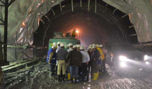 Tunel-de-la-línea-colprensa.jpg