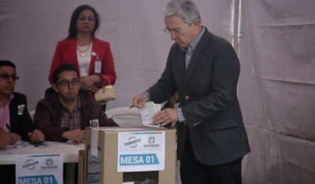 Uribe-plebiscito-Colprensa-Luisa-González.jpg