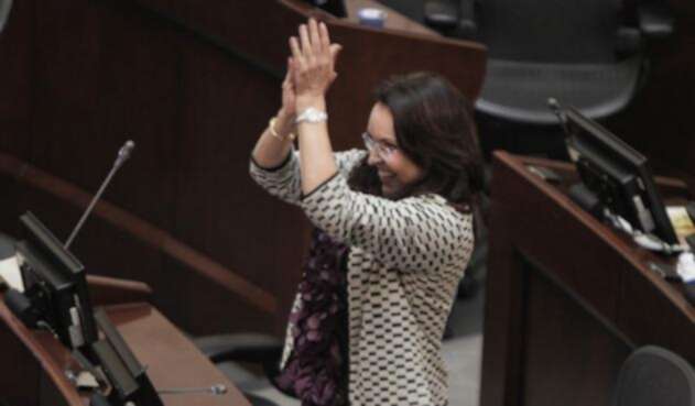 VivianeMoralesRefCOLPRENSA.jpg