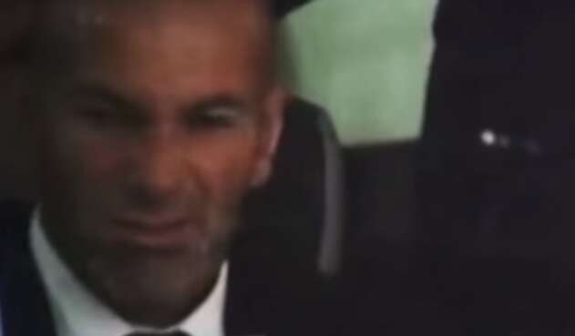 ZIDANEBUSMADRID1.jpg