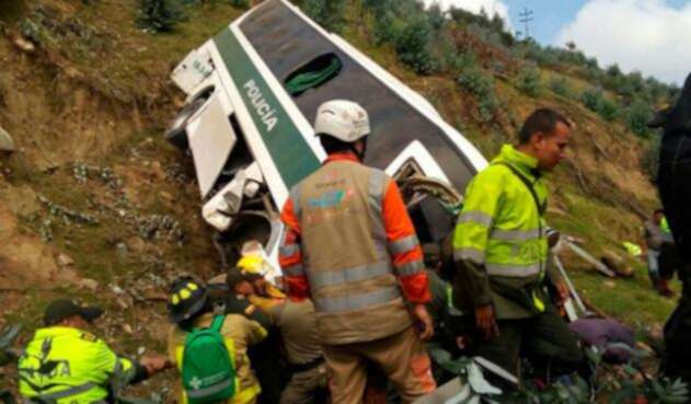 accidene-bus-policí-bomberos.jpg