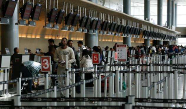 aeropuertocolprensa.jpg
