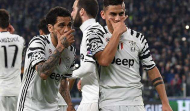 alvesdybala1.jpg