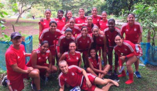 americadecalifemenino1.jpg