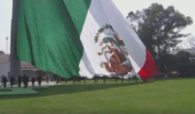 bandera-al-revés-@qtf.jpg