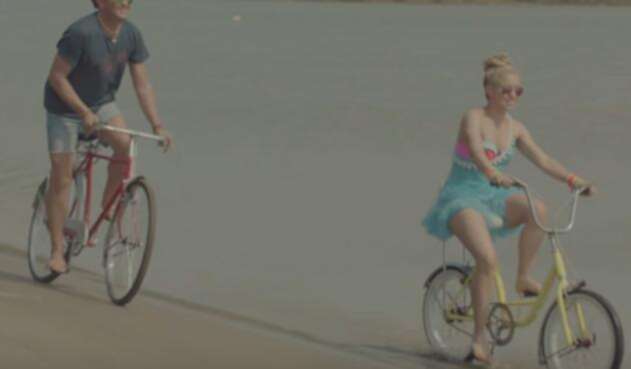 carlosvivesshakiralabicicleta1.jpg