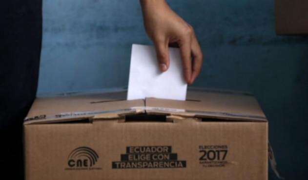 eleccionesecuadorurnarefafplafm1.jpg