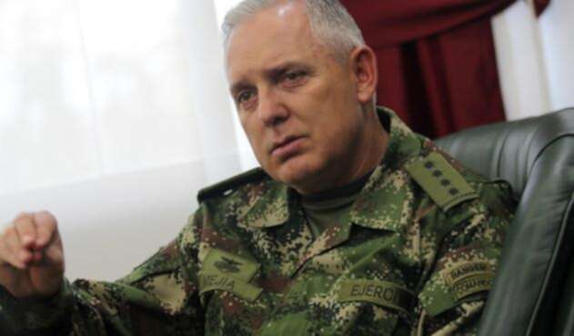 generalalbertomejiacolprensareflafm1.jpg