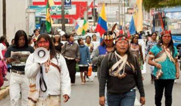 indigenas-ecuador.jpg