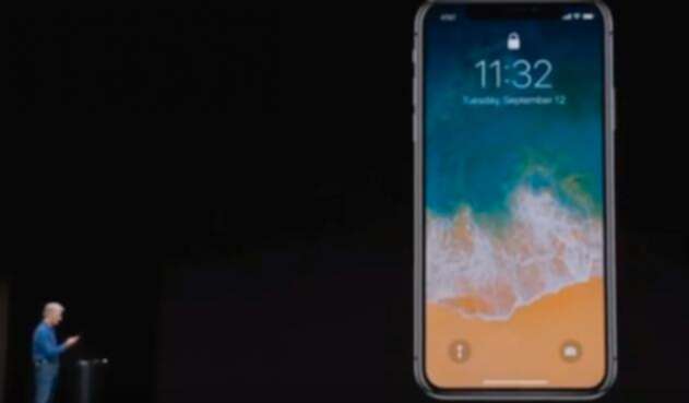 iphonexfallo.jpg