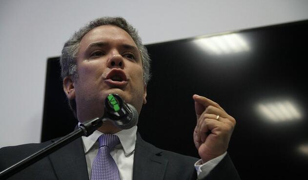 ivanduquecolprensa-1.jpg