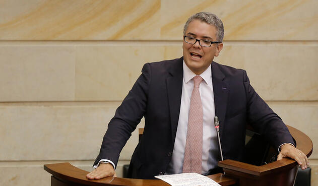 ivanduquecolprensalafm.jpg