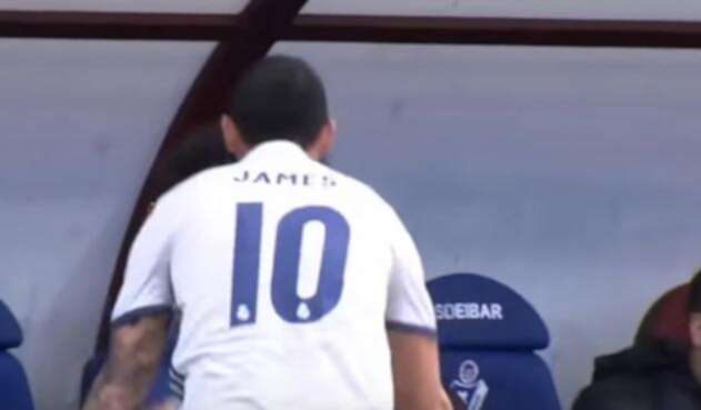 jameshugmarcelo1.jpg