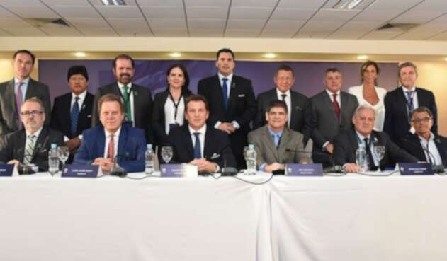 jeserumymasconmebol1.jpg