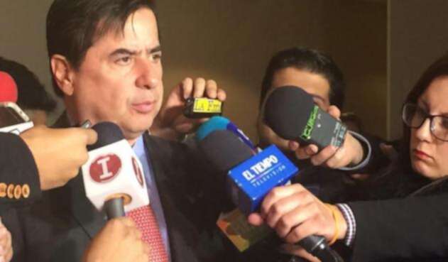 juan-fernando-cristo-foto-de-la-f.m.jpg
