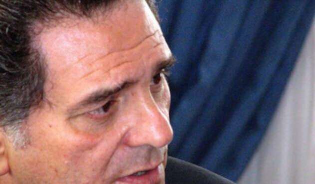 juliomanzurcolprensa2.jpg