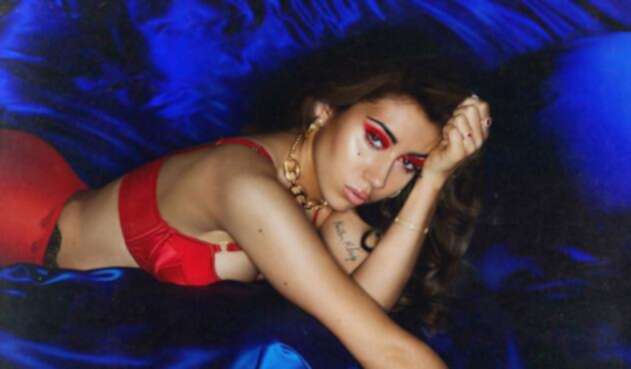 kali_uchis_cover_wide-2d477907843849a817cbe1a0dd71034d5c4e0f29-s900-c85.jpg